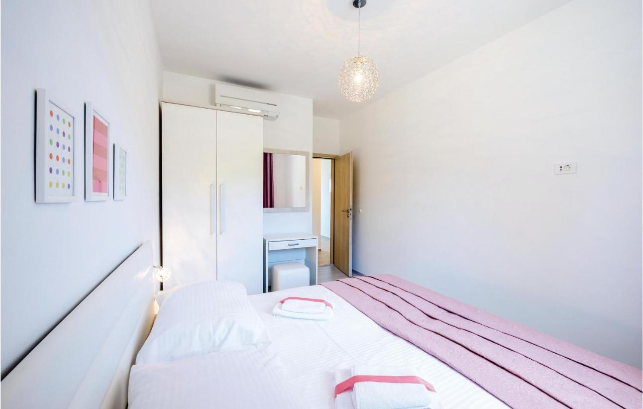 Amazing Apartment In Cavtat With House Sea View Екстер'єр фото
